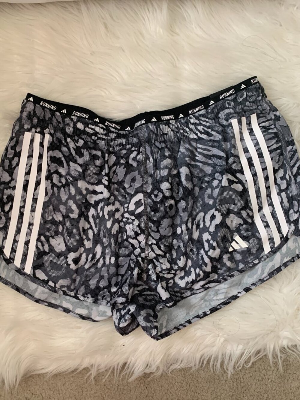 ADIDAS Own the Run Leopard 3-Stripes Running Shorts in Grey Sz LARGE
